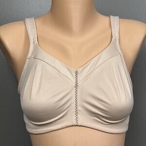 Wacoal 38D Everyday Soft Cup Bra 85226 Wire Free Wireless Beige Full Coverage